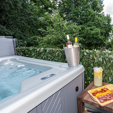 Hot Tub Wifi Pool Gym Firepit Arcade Villa Kernersville Buitenkant foto